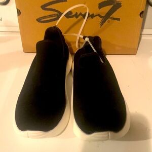 Seven7 Women's slip on sneakers, Waterproof Shoes Size 10 , 9 NWT